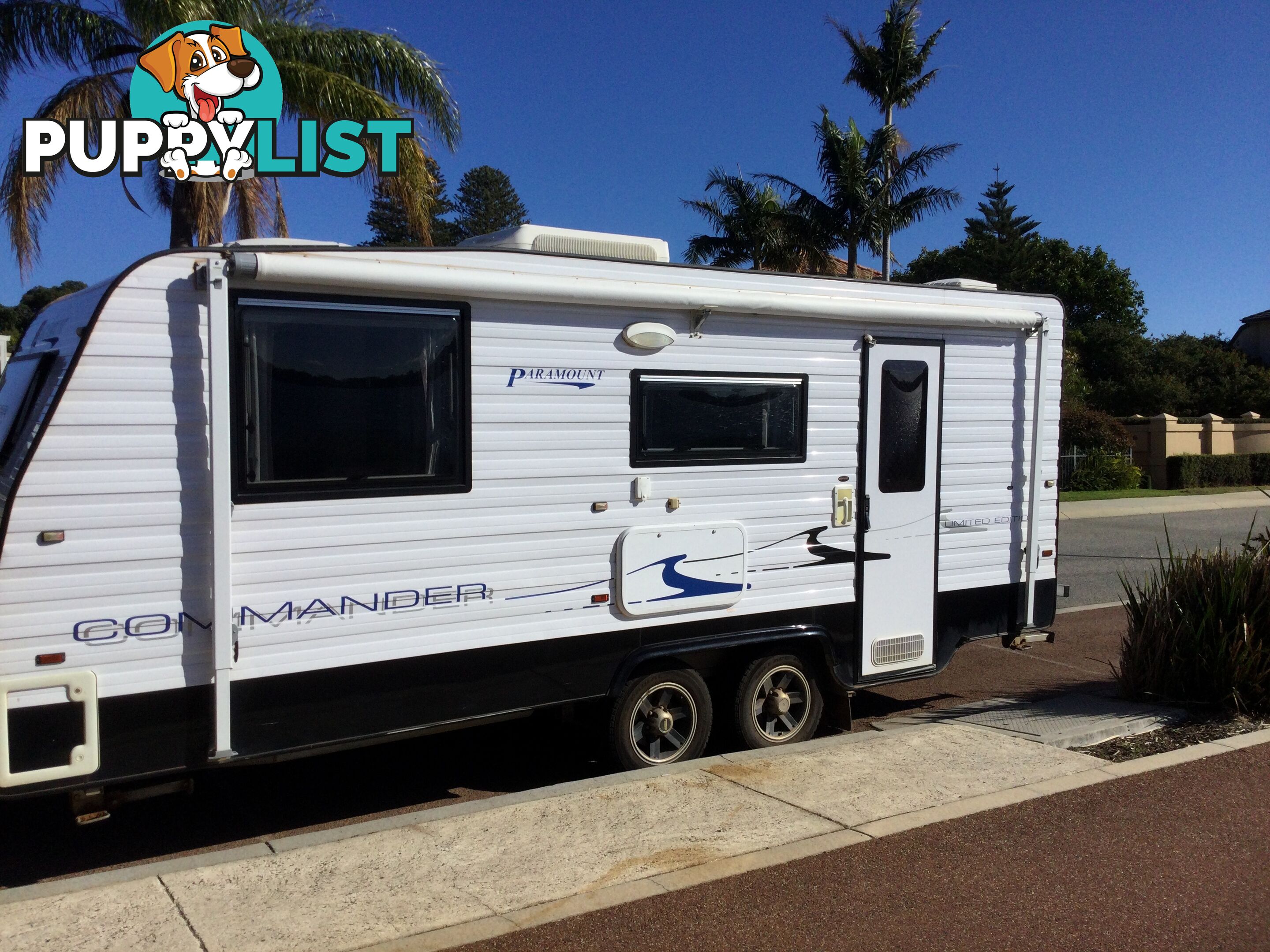 2014 Paramount COMMANDER