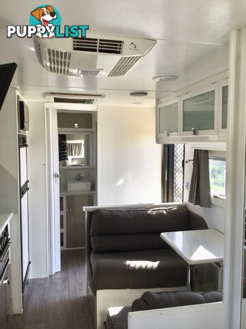 2014 Paramount COMMANDER