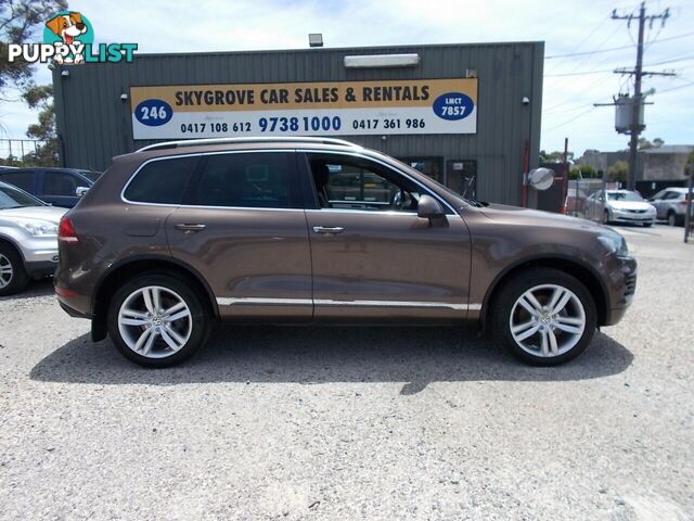 2011 VOLKSWAGEN TOUAREG V6 7P WAGON