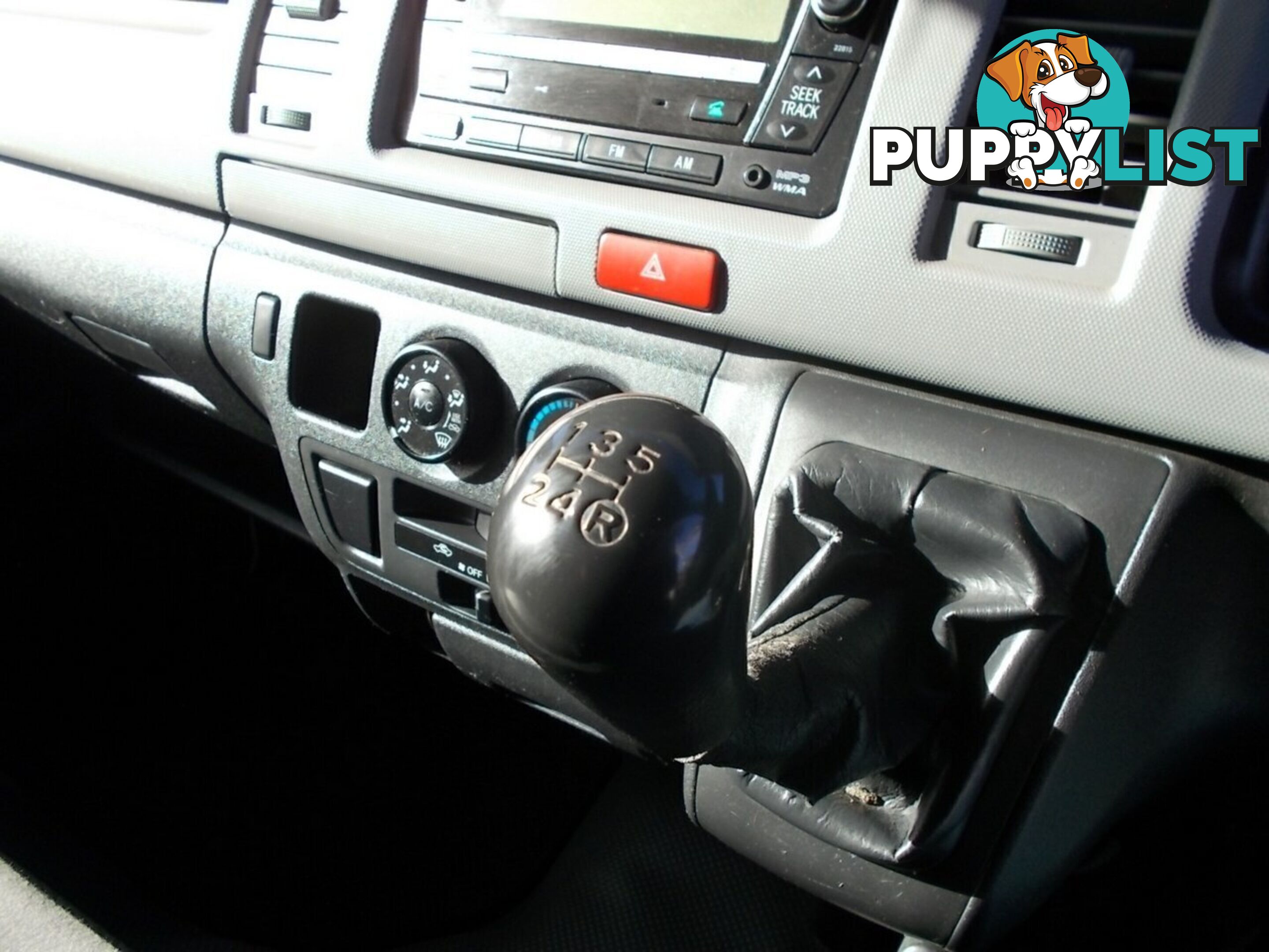 2011 TOYOTA HIACE LWB KDH201R VAN