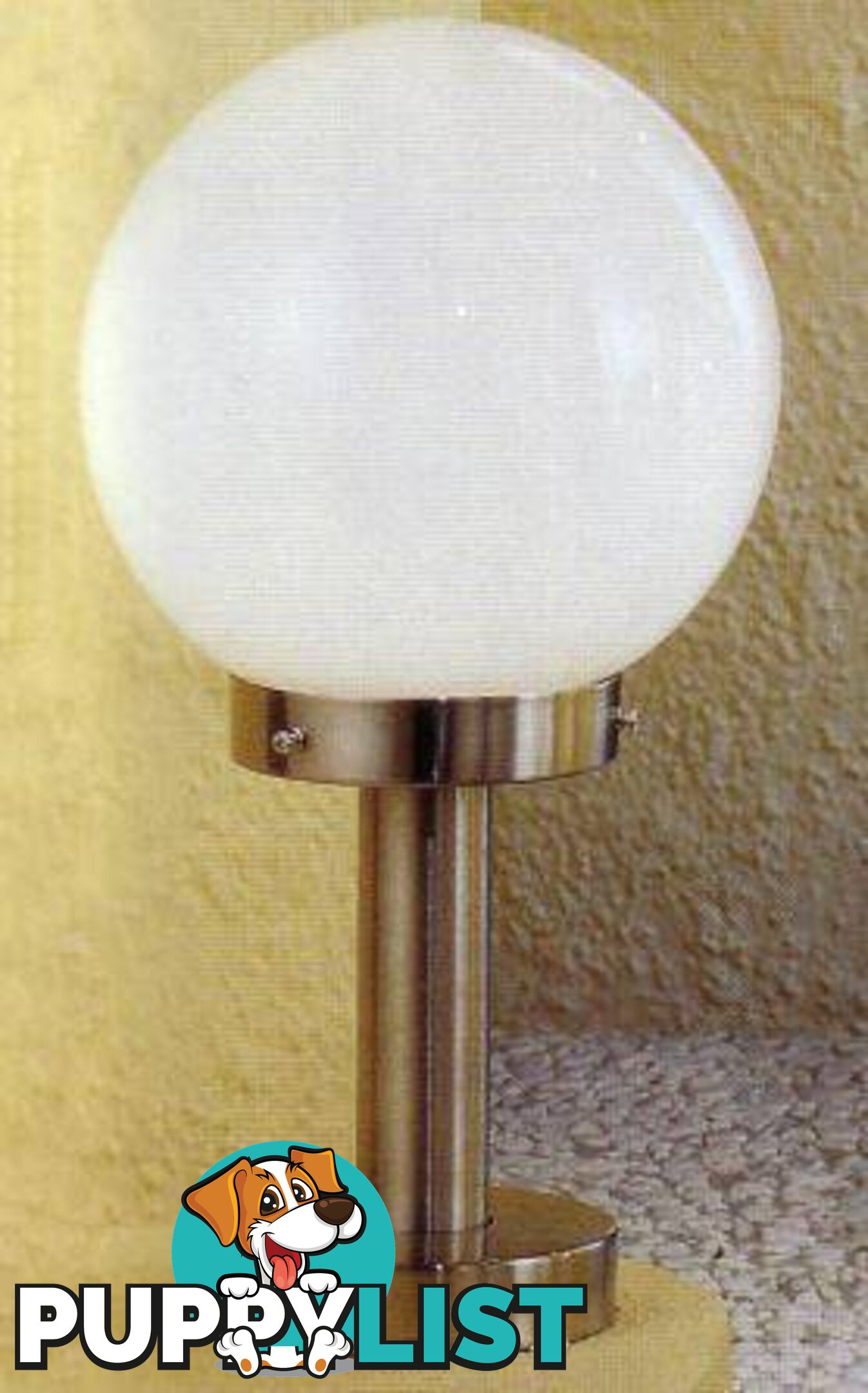 This classic exterier lamp is brand new from a colsed business and is priced to sell at 1/2 RRP at $40 with NO OFFERS.