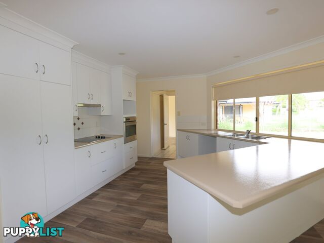 2 Kaitlyn Place EMERALD QLD 4720