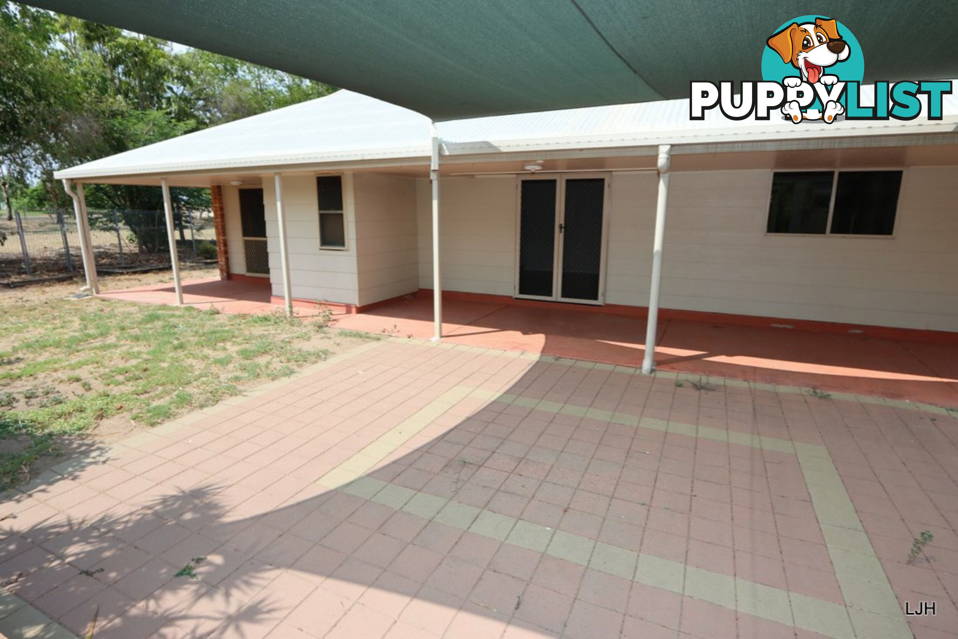 10 Peggy Court EMERALD QLD 4720