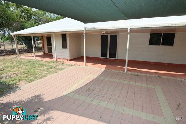 10 Peggy Court EMERALD QLD 4720