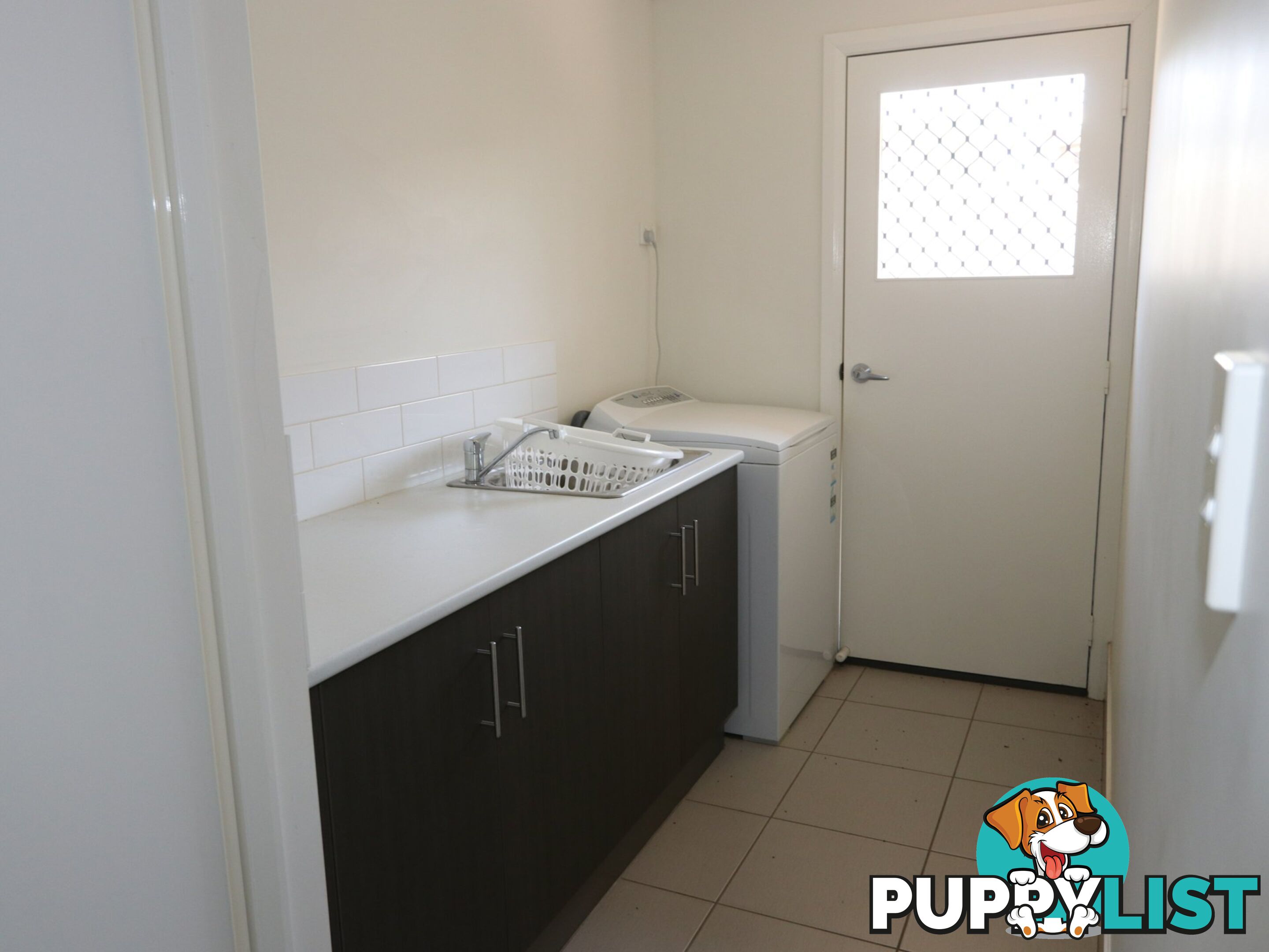 Unit 1/38 Berthun Street EMERALD QLD 4720