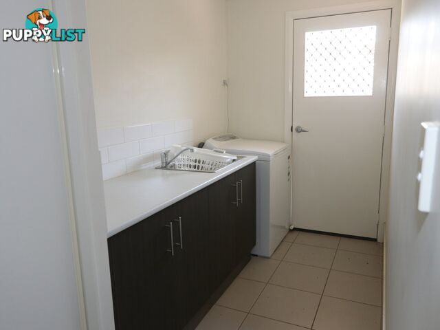 Unit 1/38 Berthun Street EMERALD QLD 4720