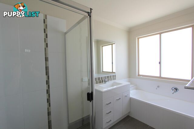 1/30 Riverview Street EMERALD QLD 4720