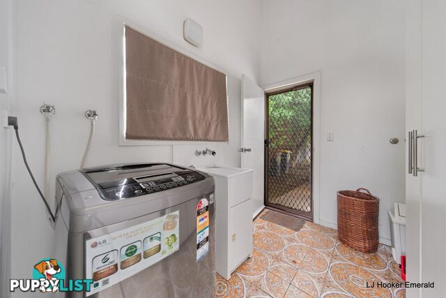 35 Harris Street EMERALD QLD 4720