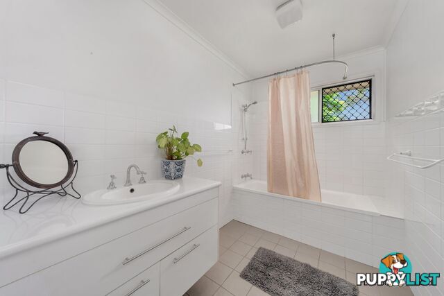 35 Harris Street EMERALD QLD 4720