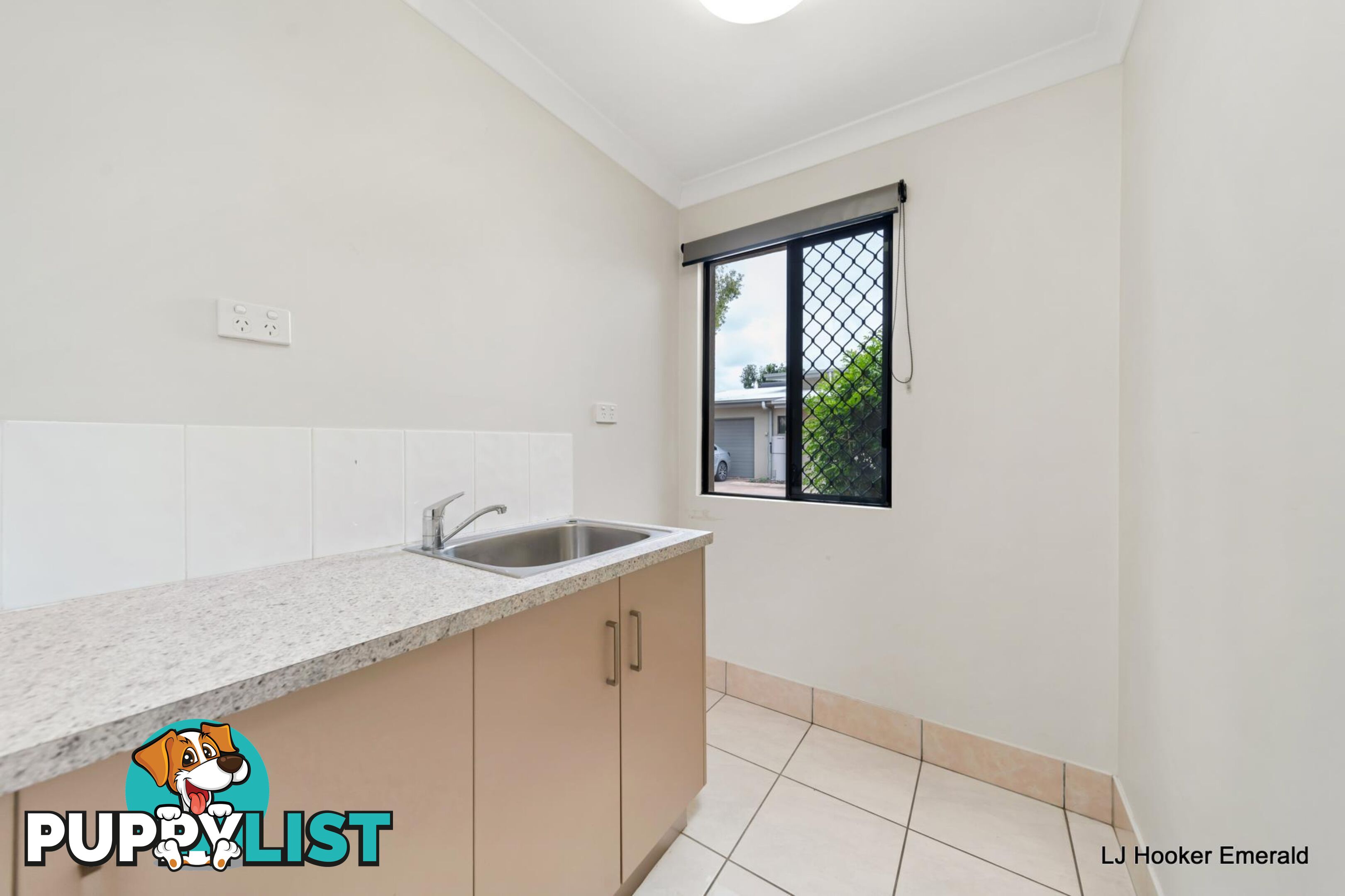 2/20 Riverview Street EMERALD QLD 4720