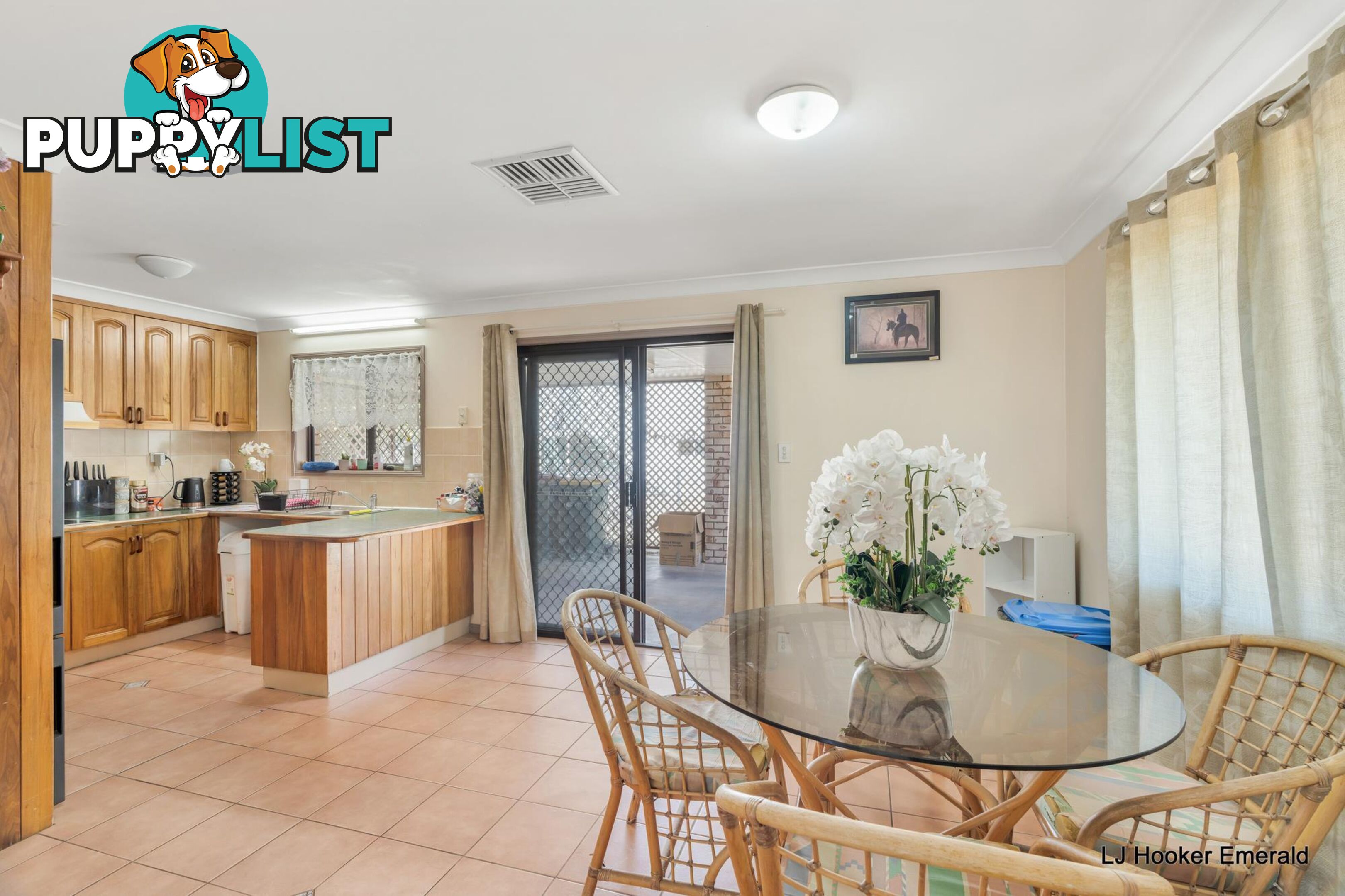 28 Barry Street EMERALD QLD 4720