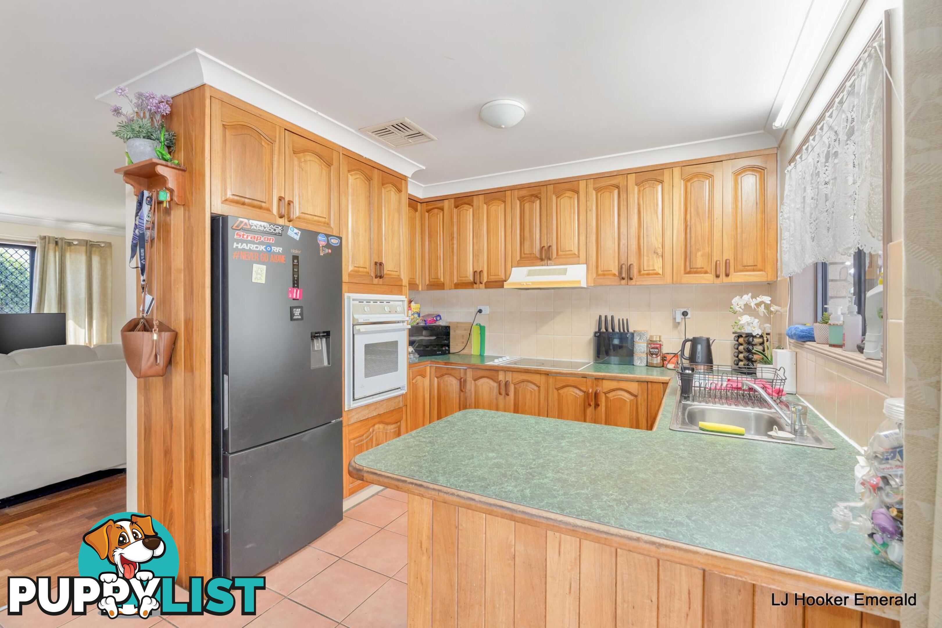 28 Barry Street EMERALD QLD 4720