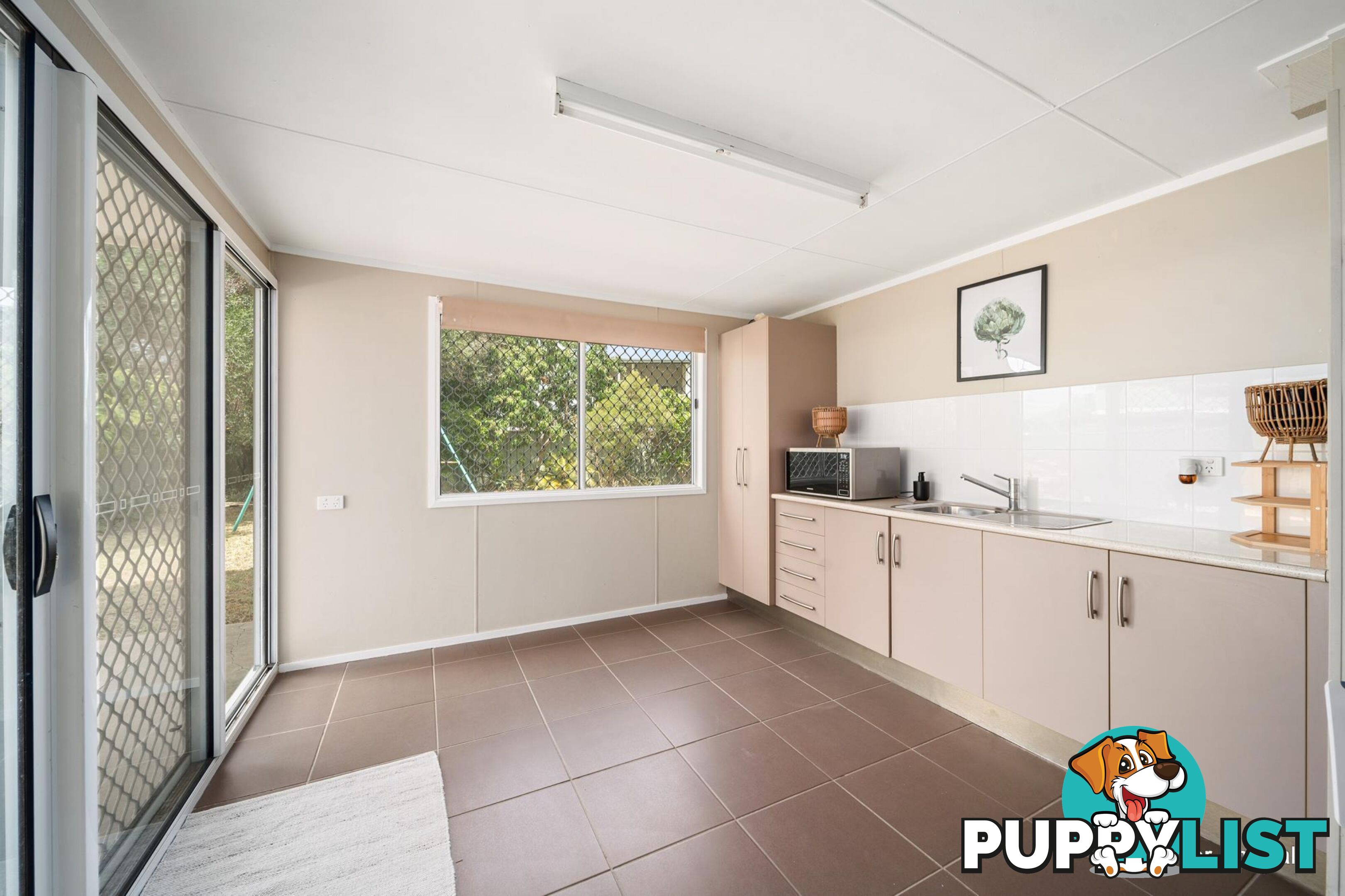 22 Roseanne Road EMERALD QLD 4720