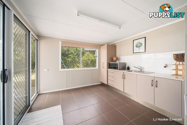 22 Roseanne Road EMERALD QLD 4720