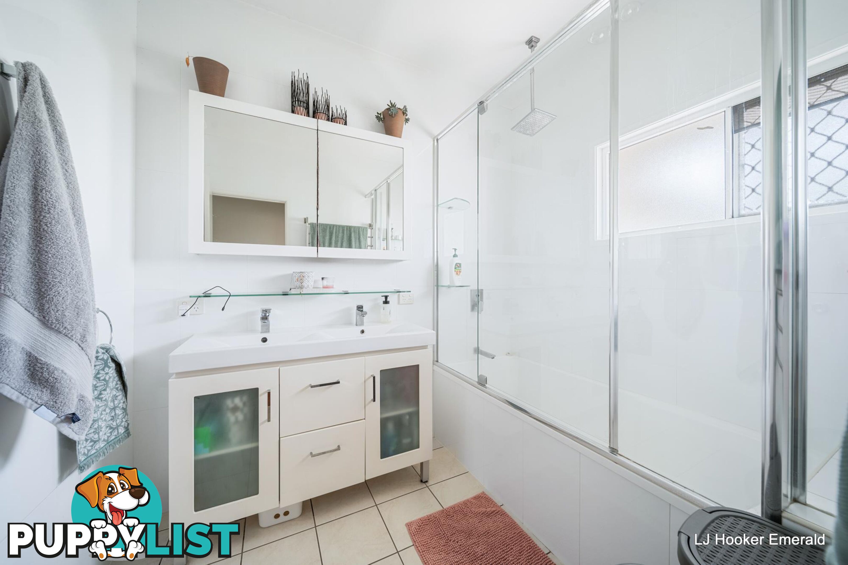 22 Roseanne Road EMERALD QLD 4720