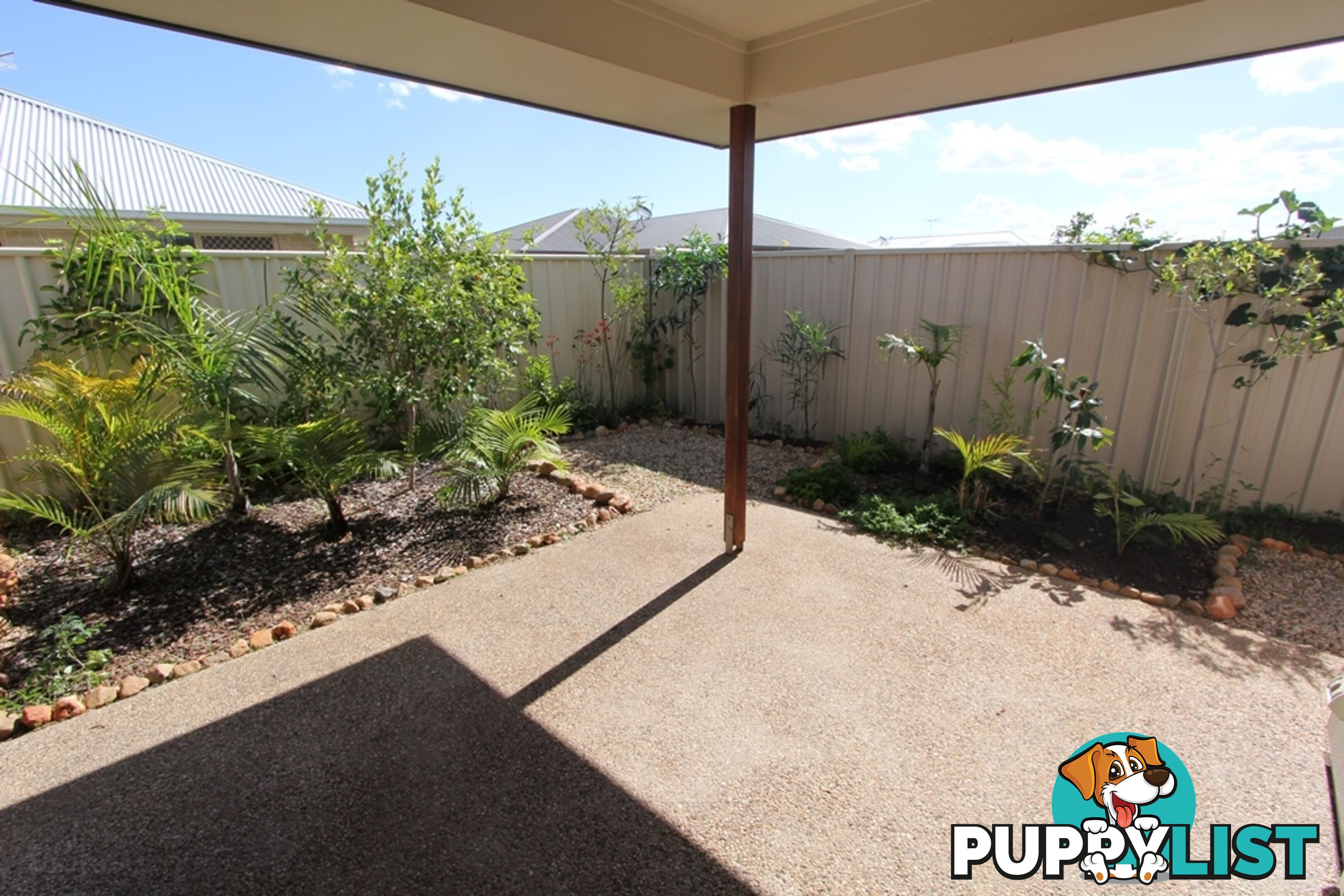 1/16 Lakeside Drive EMERALD QLD 4720