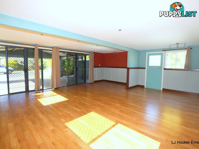 15 Roseanne Road EMERALD QLD 4720