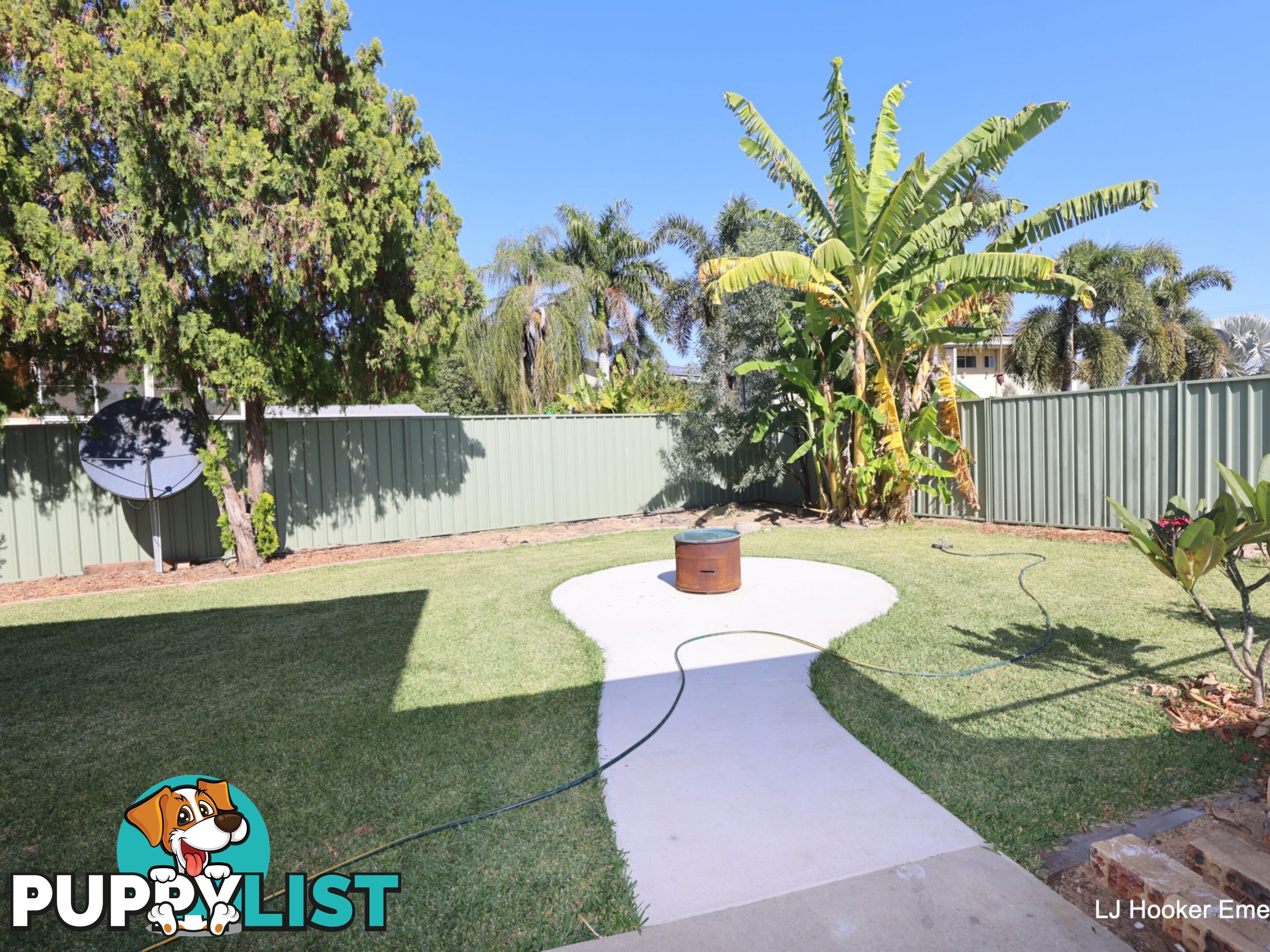 15 Roseanne Road EMERALD QLD 4720