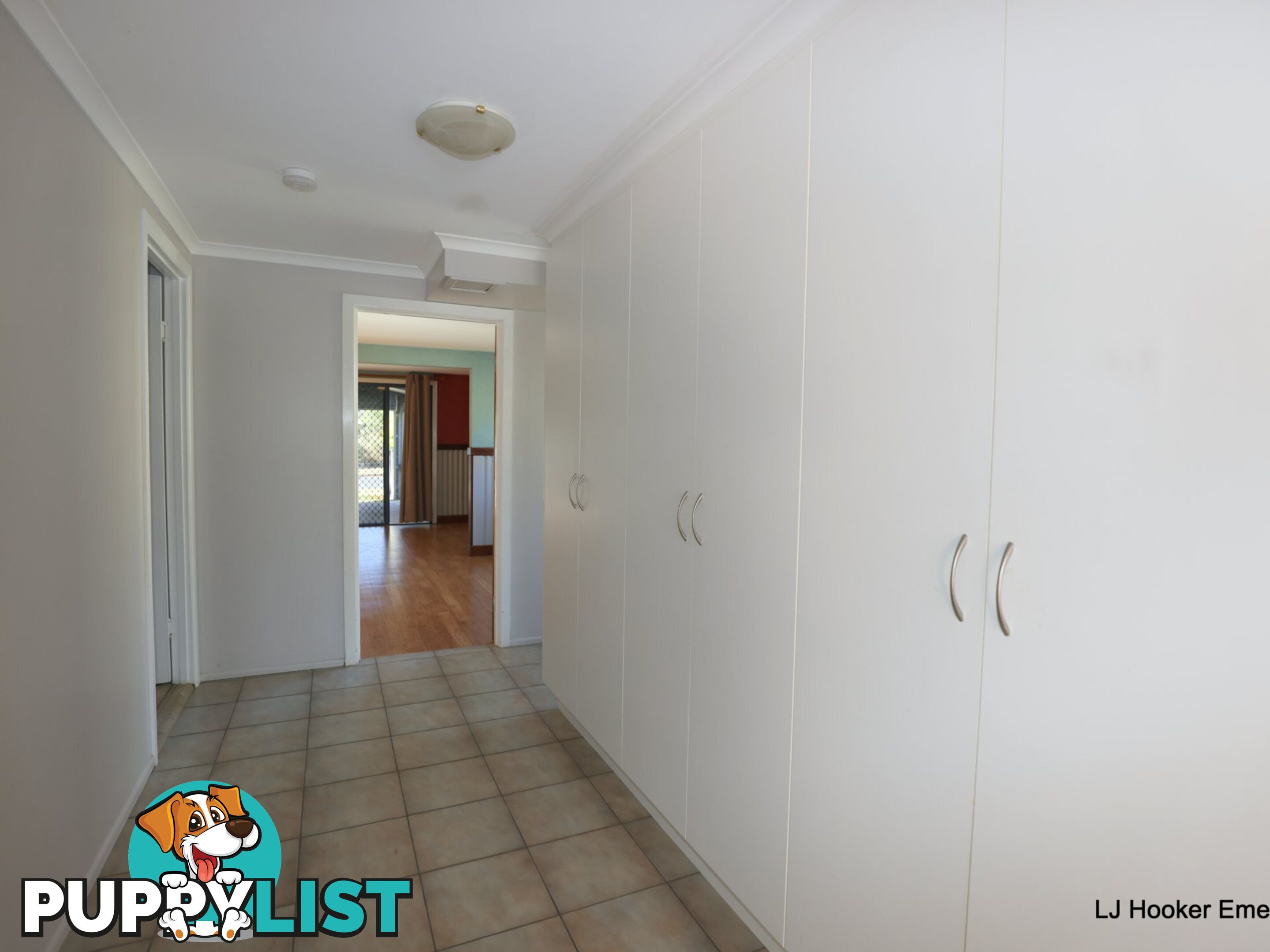 15 Roseanne Road EMERALD QLD 4720