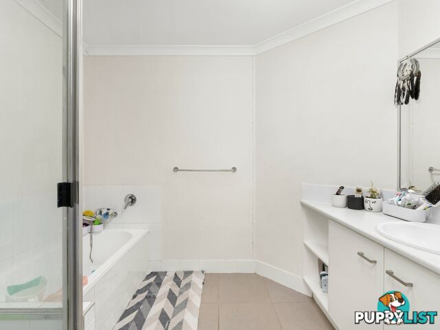 1/4 Eagle Street EMERALD QLD 4720