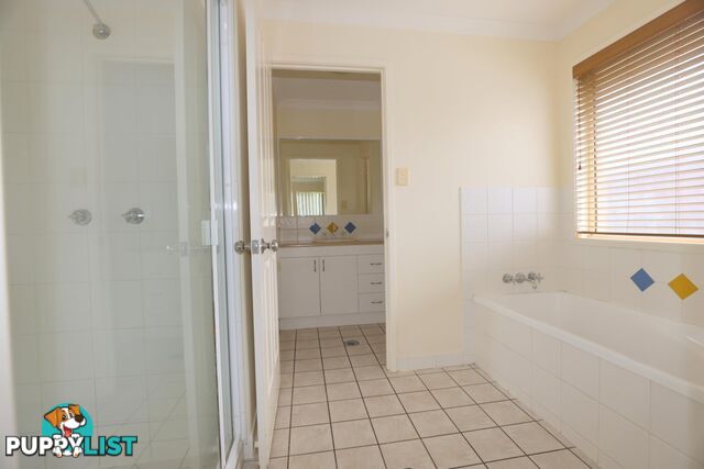 2 Kaitlyn Place EMERALD QLD 4720