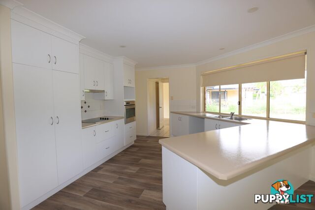 2 Kaitlyn Place EMERALD QLD 4720