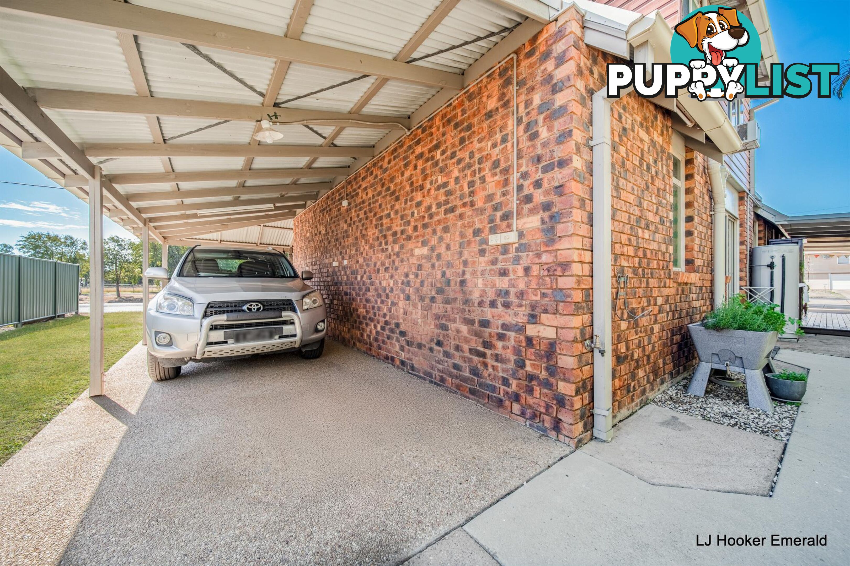 58 Braeside Road EMERALD QLD 4720