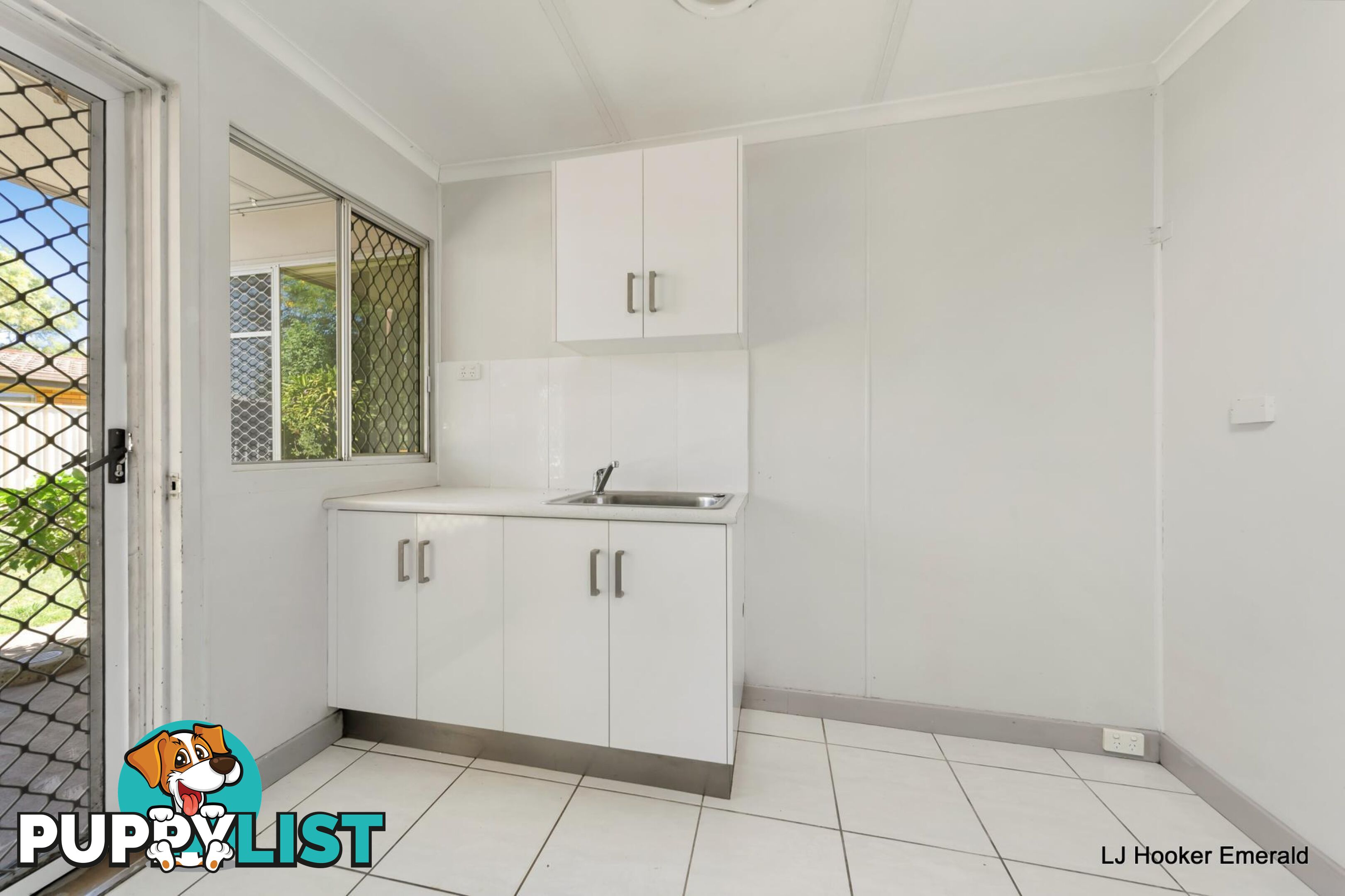 19 Sapphire Avenue EMERALD QLD 4720