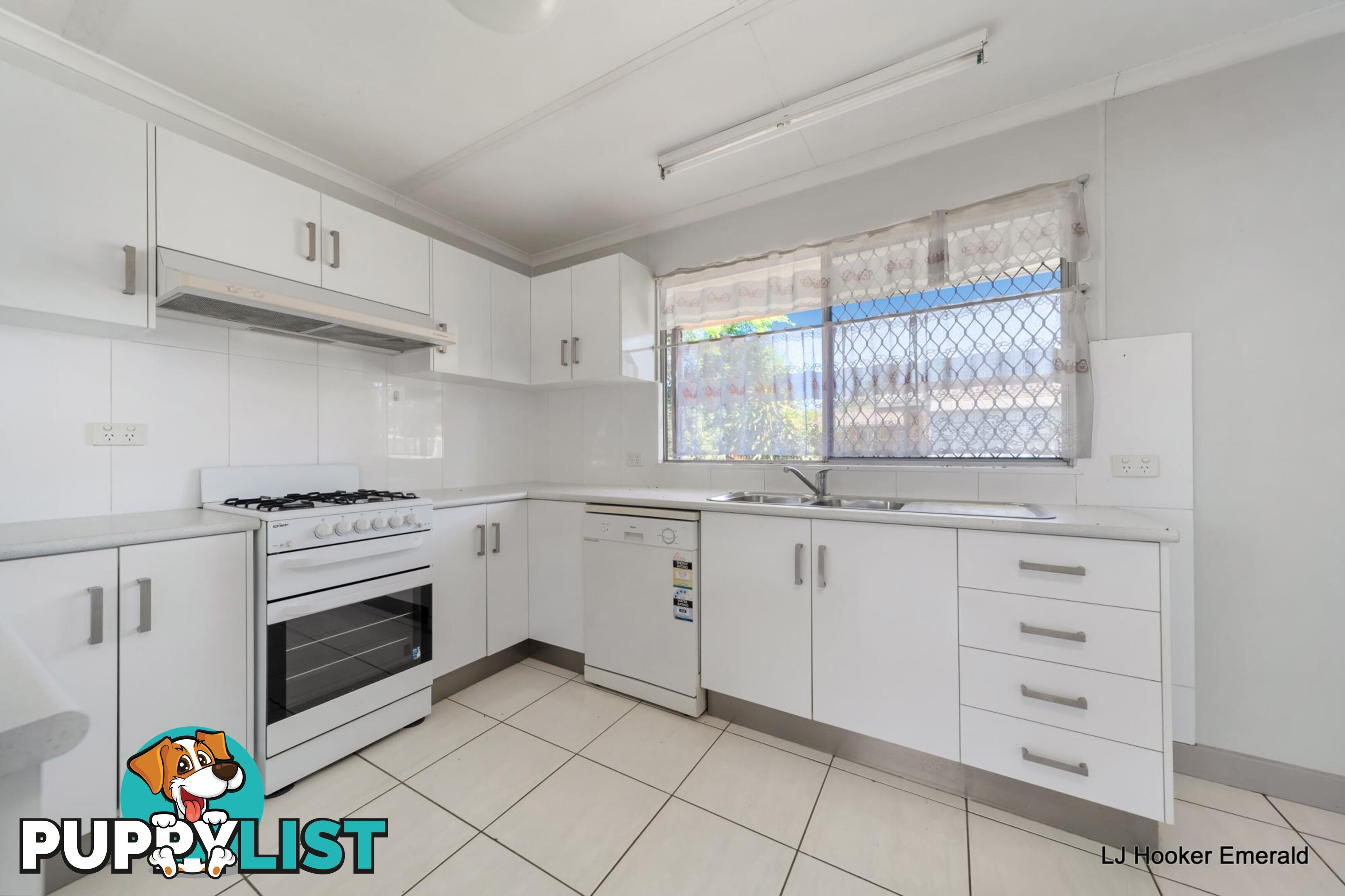 19 Sapphire Avenue EMERALD QLD 4720