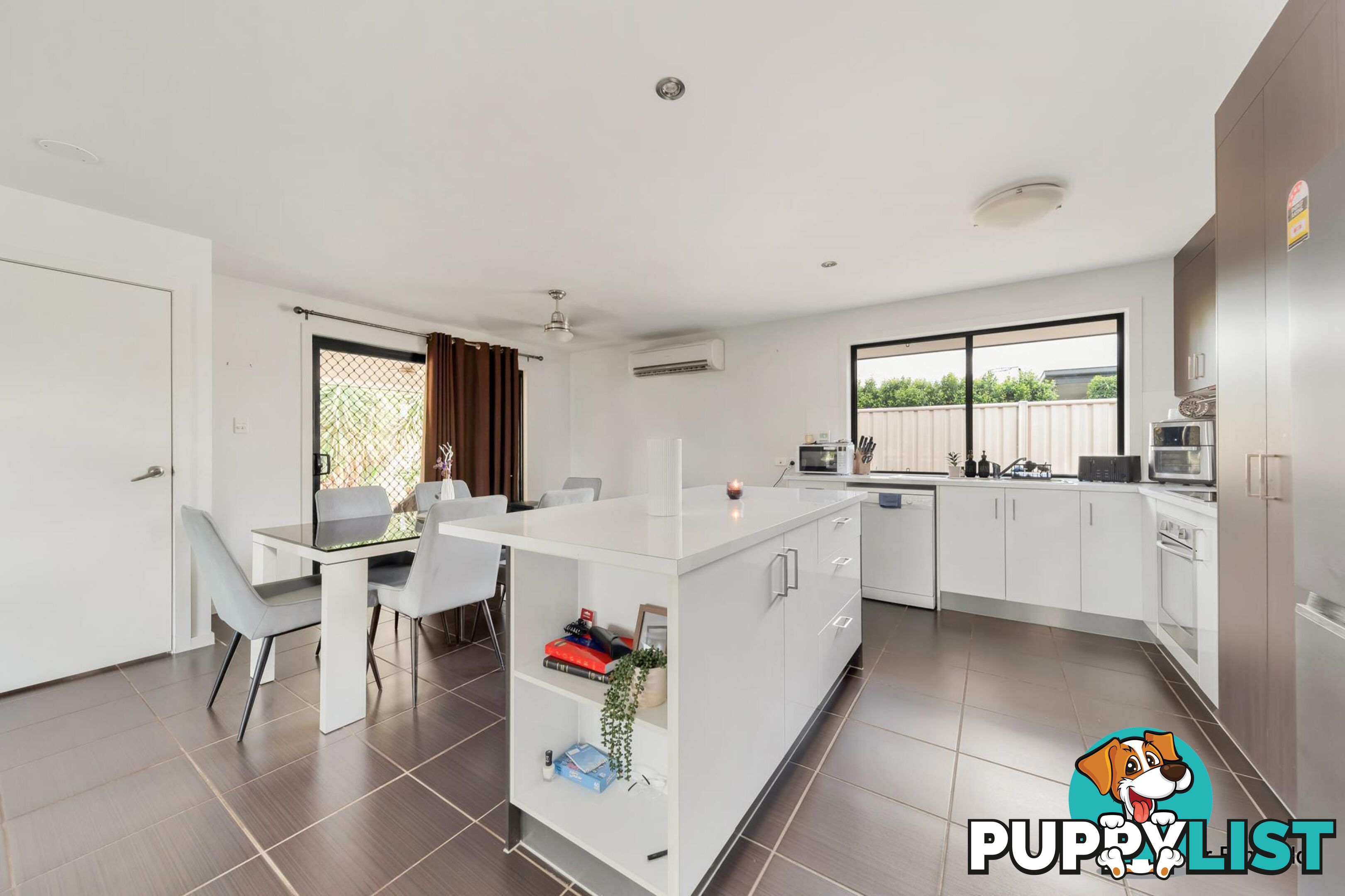 1/3 Duroux Street EMERALD QLD 4720