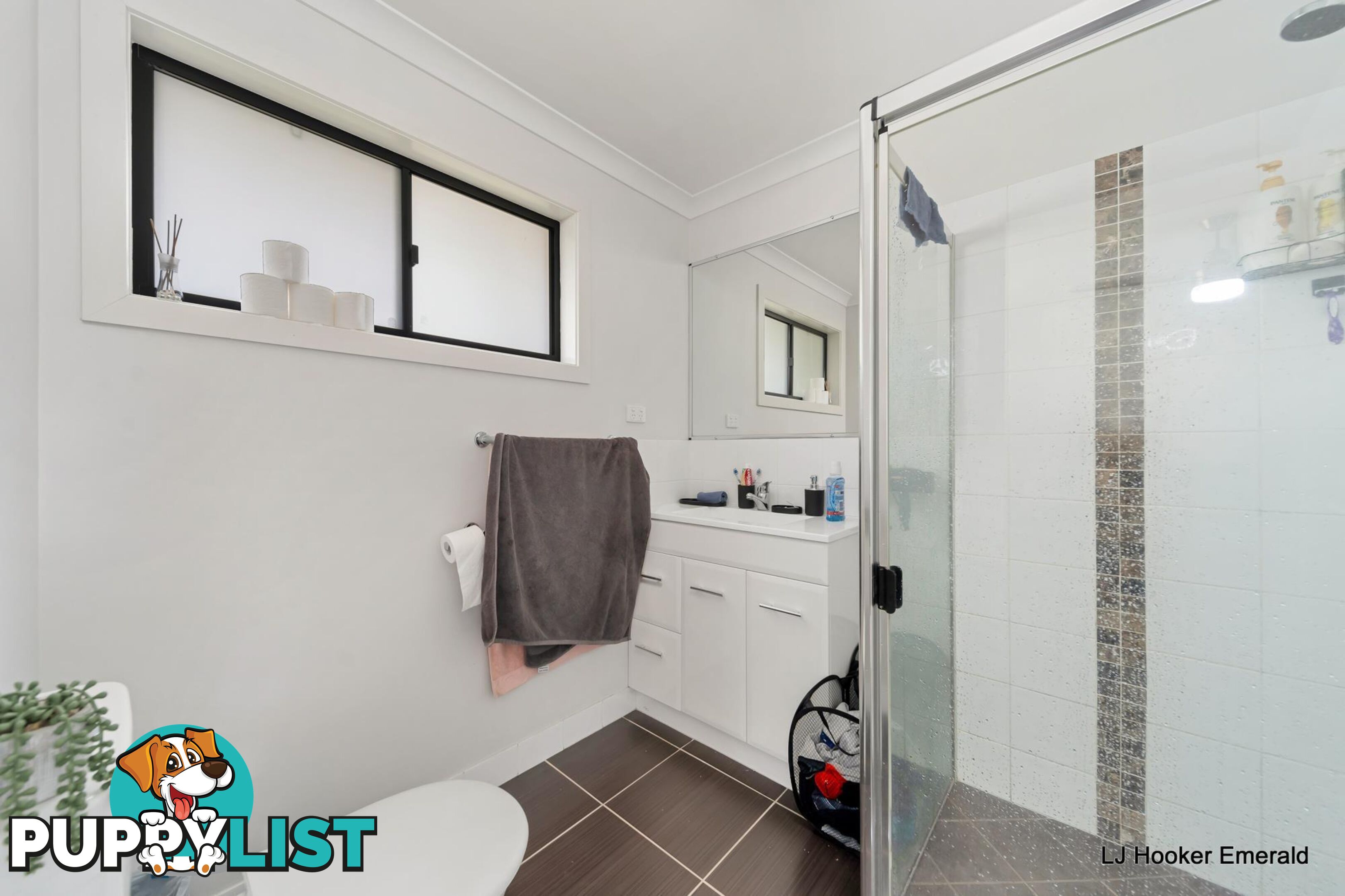 1/3 Duroux Street EMERALD QLD 4720