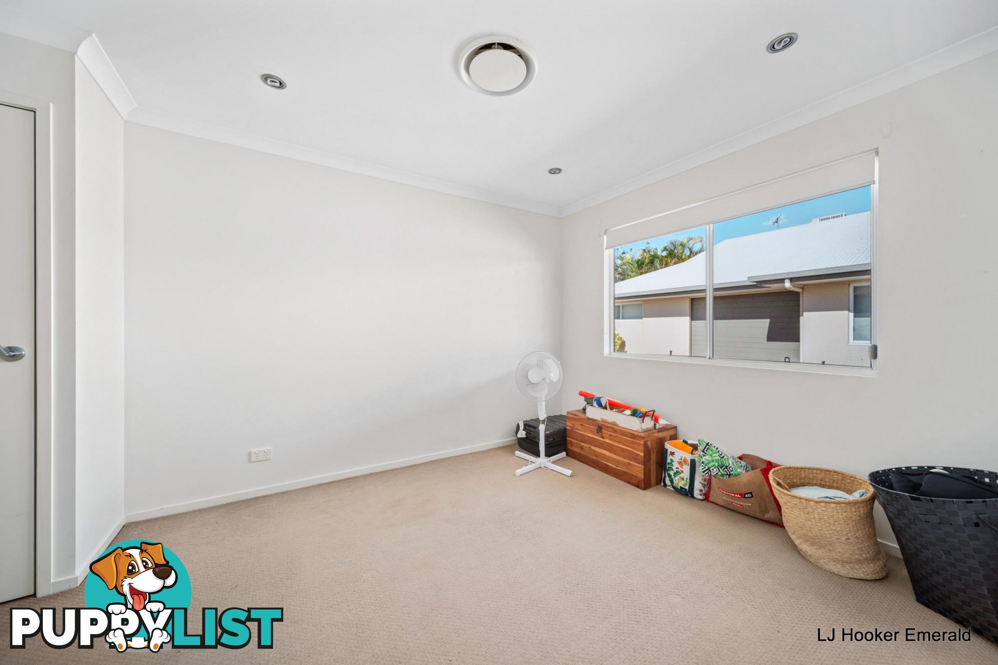 2/53 Retro Street EMERALD QLD 4720