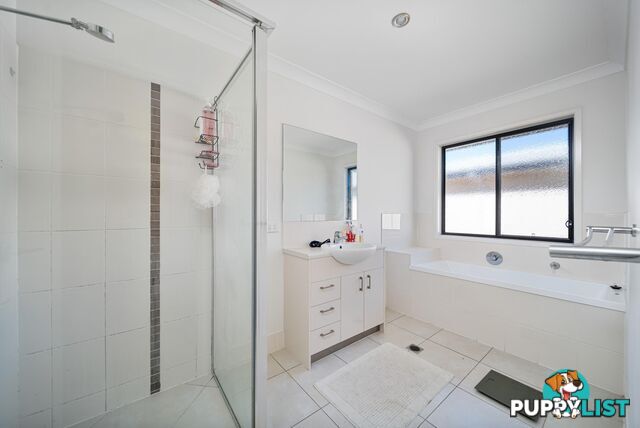 10 Jade Street EMERALD QLD 4720