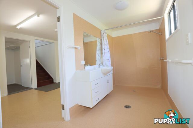 24 Staal Crescent EMERALD QLD 4720