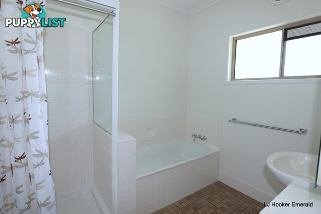 24 Staal Crescent EMERALD QLD 4720