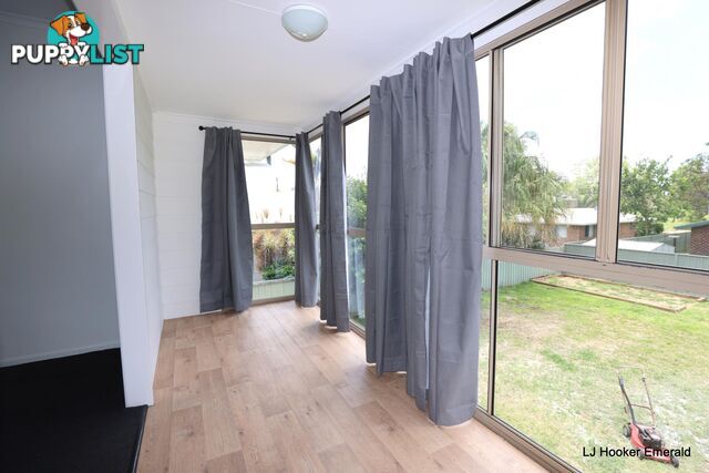 24 Staal Crescent EMERALD QLD 4720