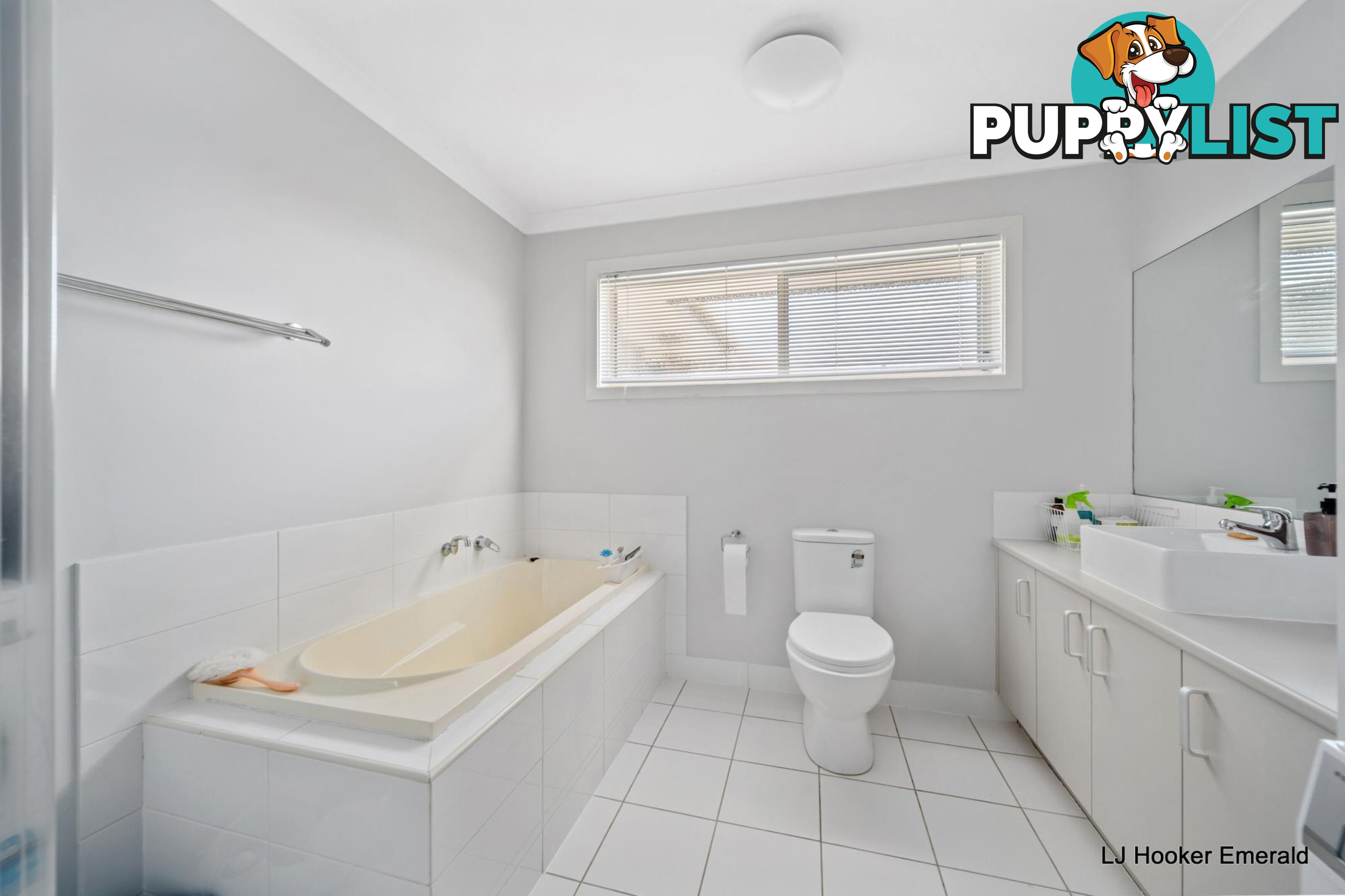 26 Amber Street EMERALD QLD 4720
