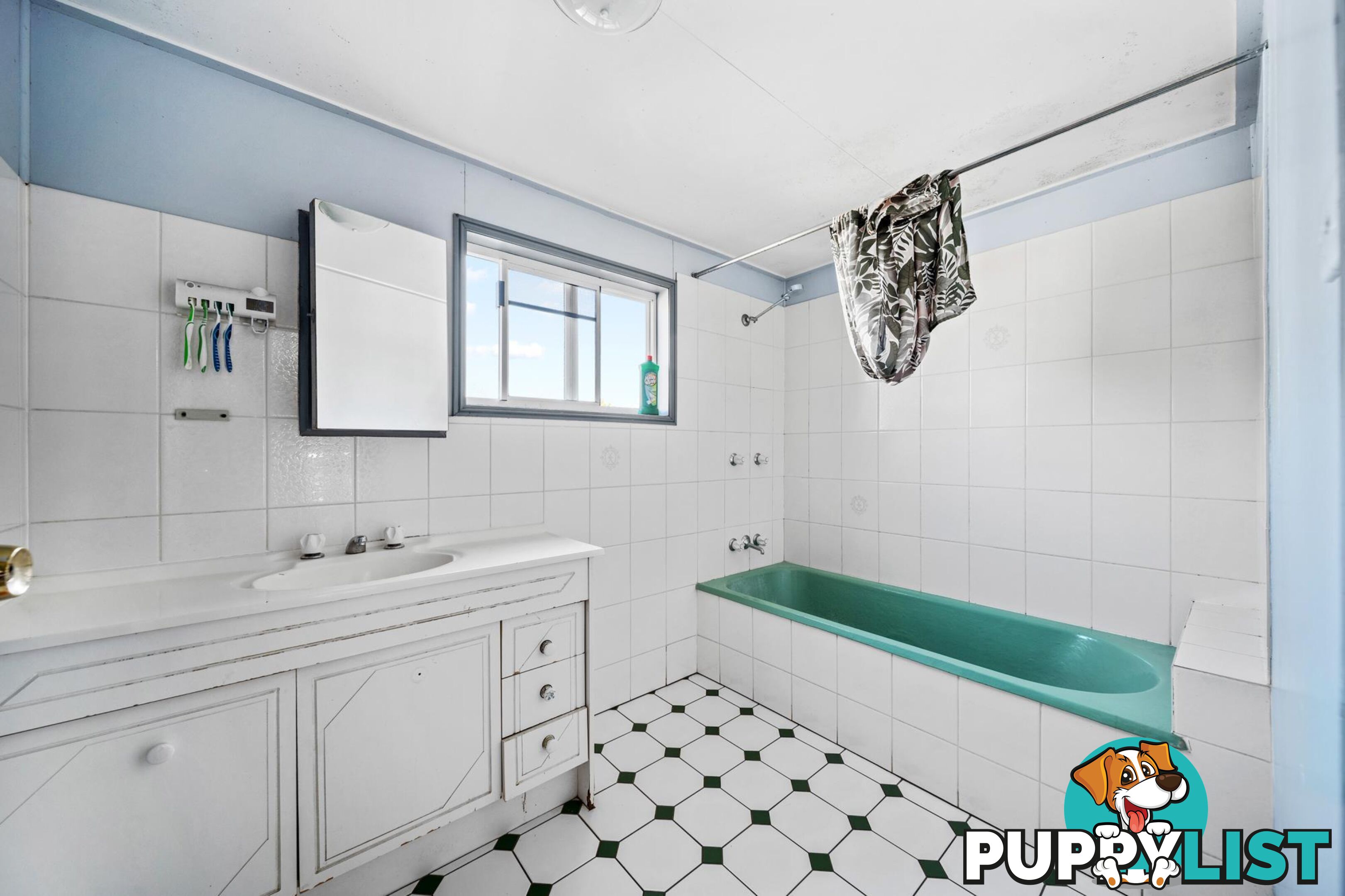 51 Roberts Street EMERALD QLD 4720