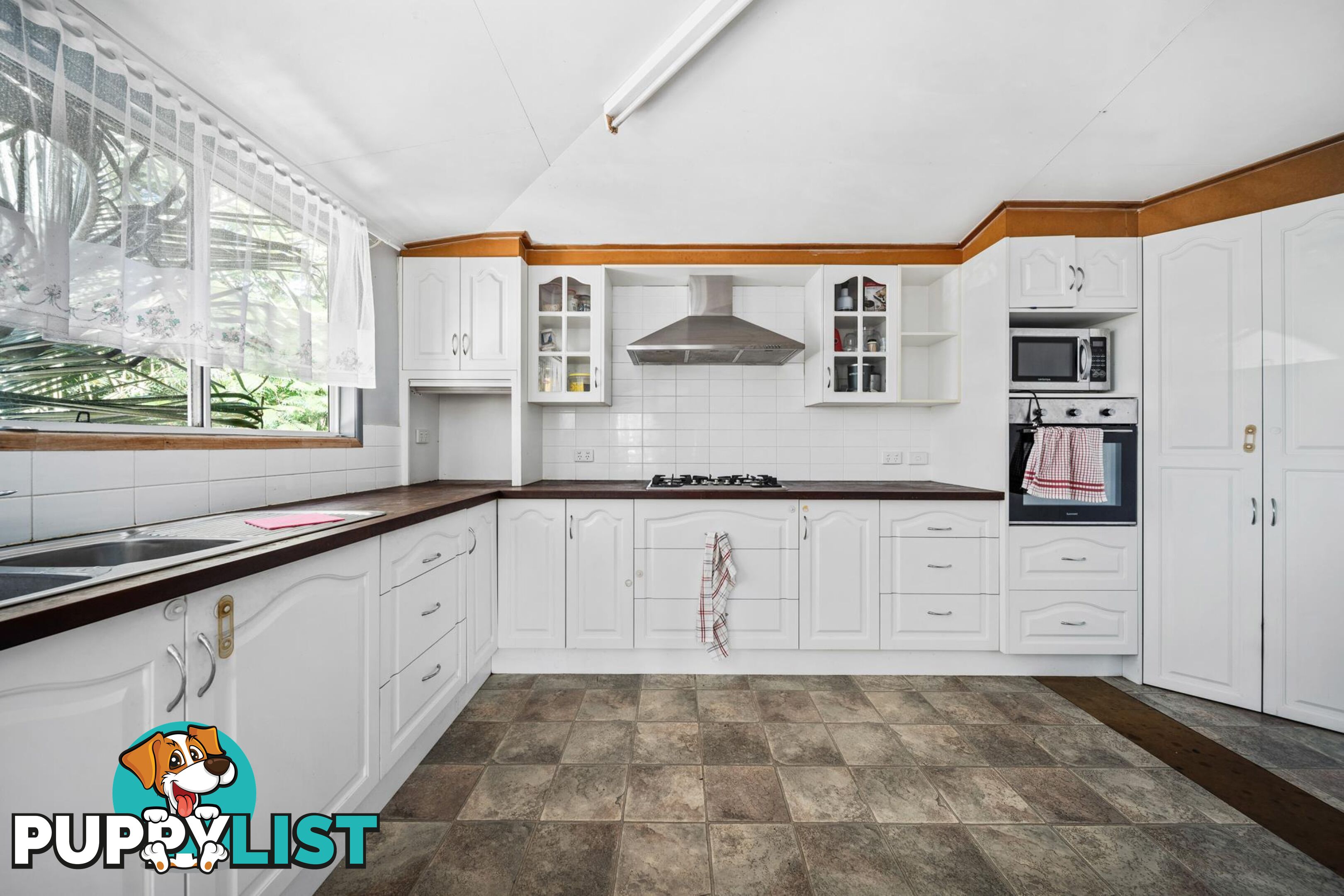 51 Roberts Street EMERALD QLD 4720