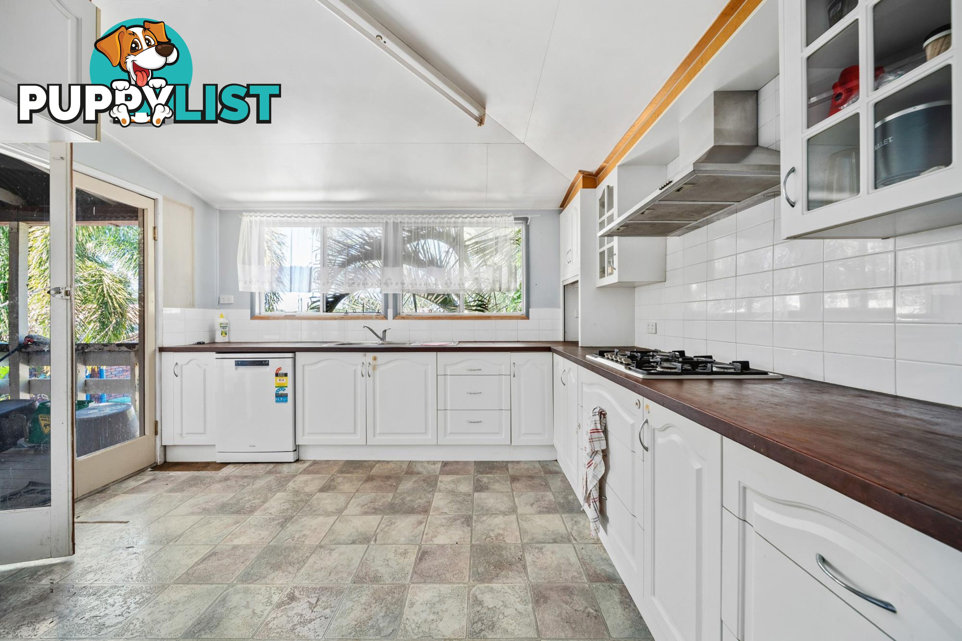 51 Roberts Street EMERALD QLD 4720