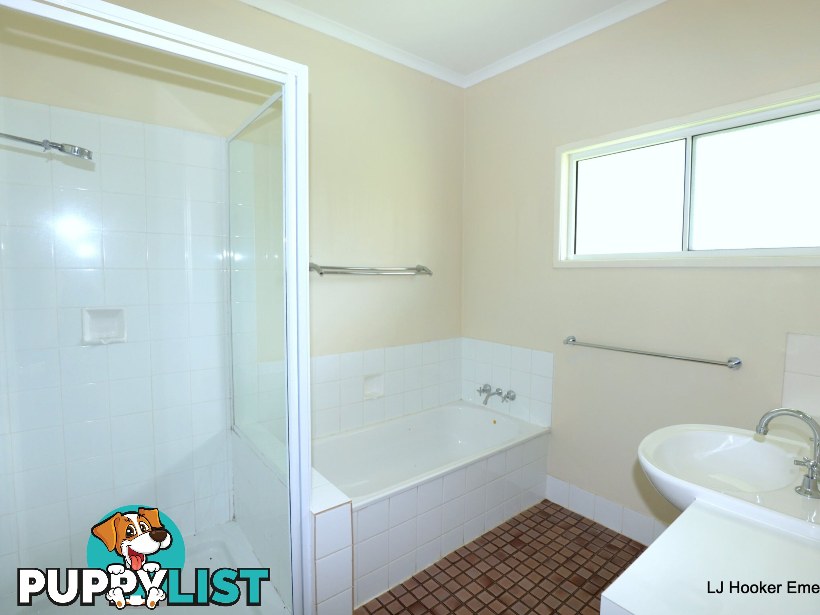 2 Eric Court EMERALD QLD 4720