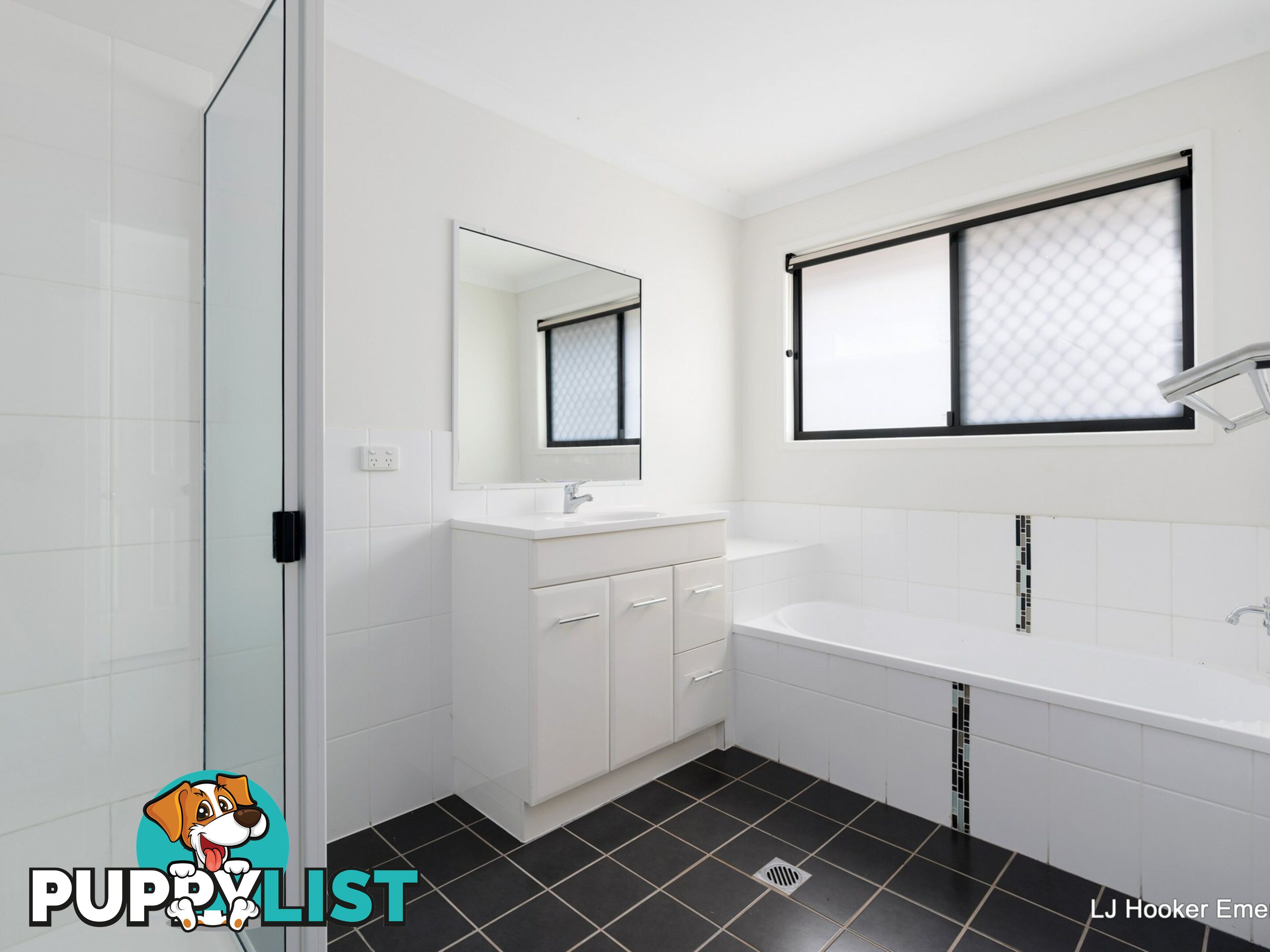 3/15 Whitney Street EMERALD QLD 4720