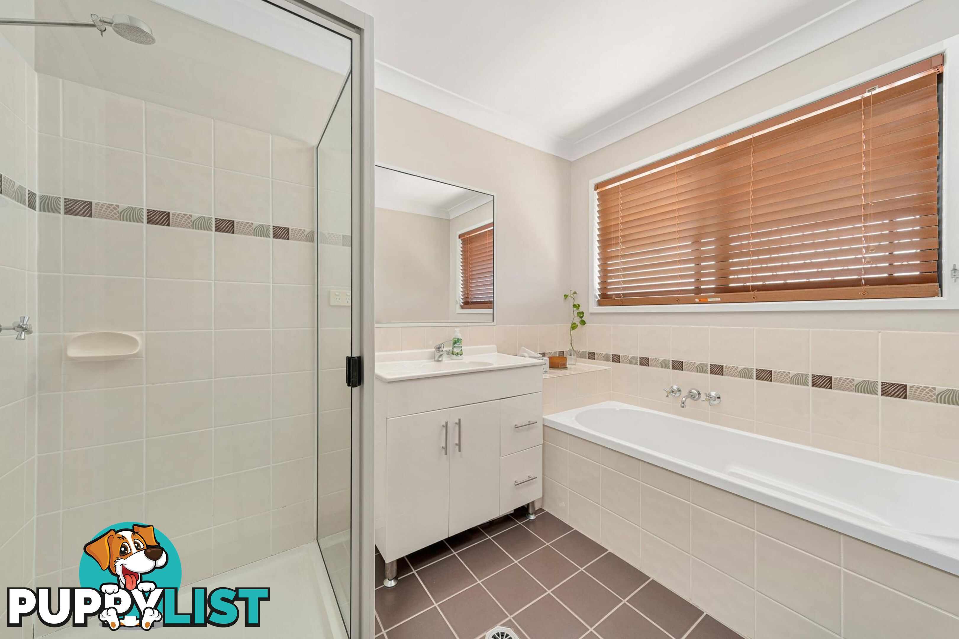 2/23 Desgrand Street EMERALD QLD 4720