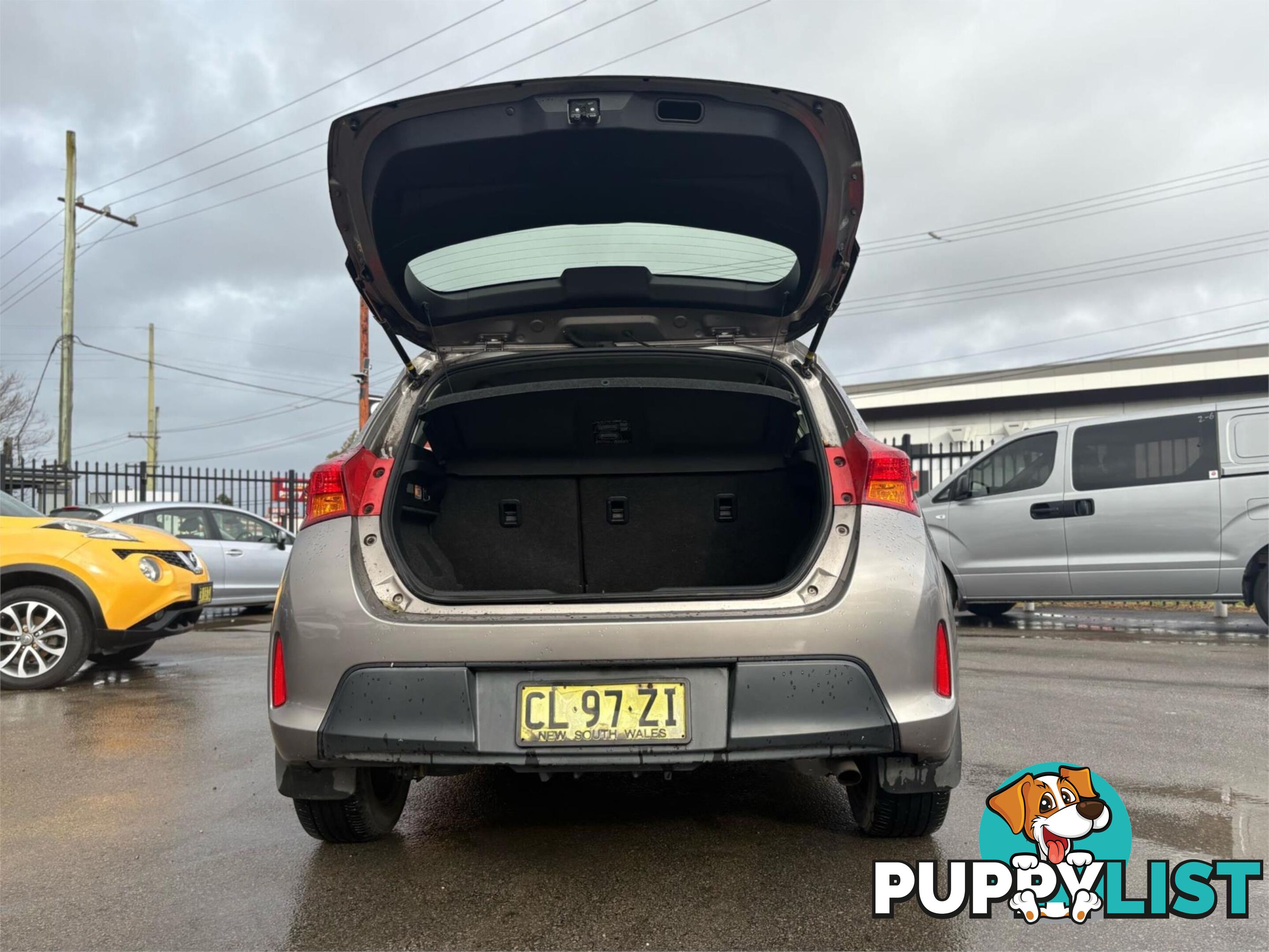2013 TOYOTA COROLLA ASCENT ZRE182R 5D HATCHBACK