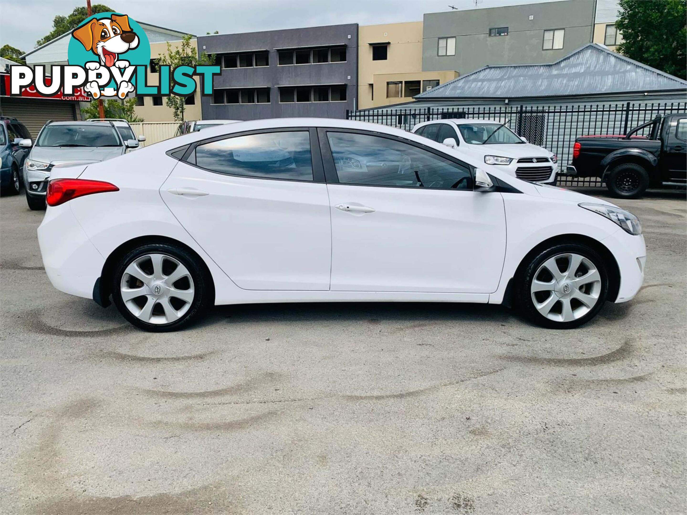 2013 HYUNDAI ELANTRA PREMIUM MD2 4D SEDAN