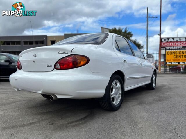 2000 HYUNDAI LANTRA GLS  4D SEDAN
