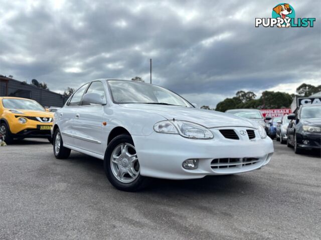 2000 HYUNDAI LANTRA GLS  4D SEDAN