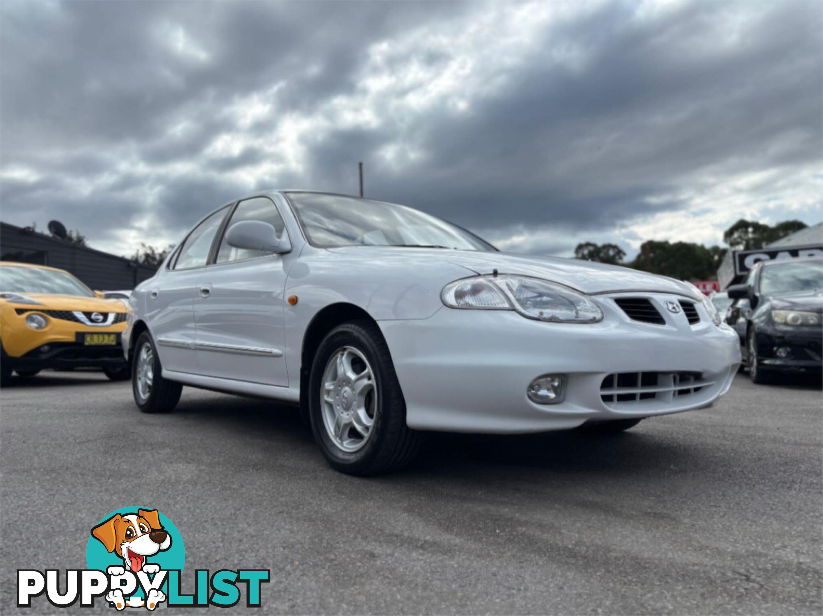 2000 HYUNDAI LANTRA GLS  4D SEDAN