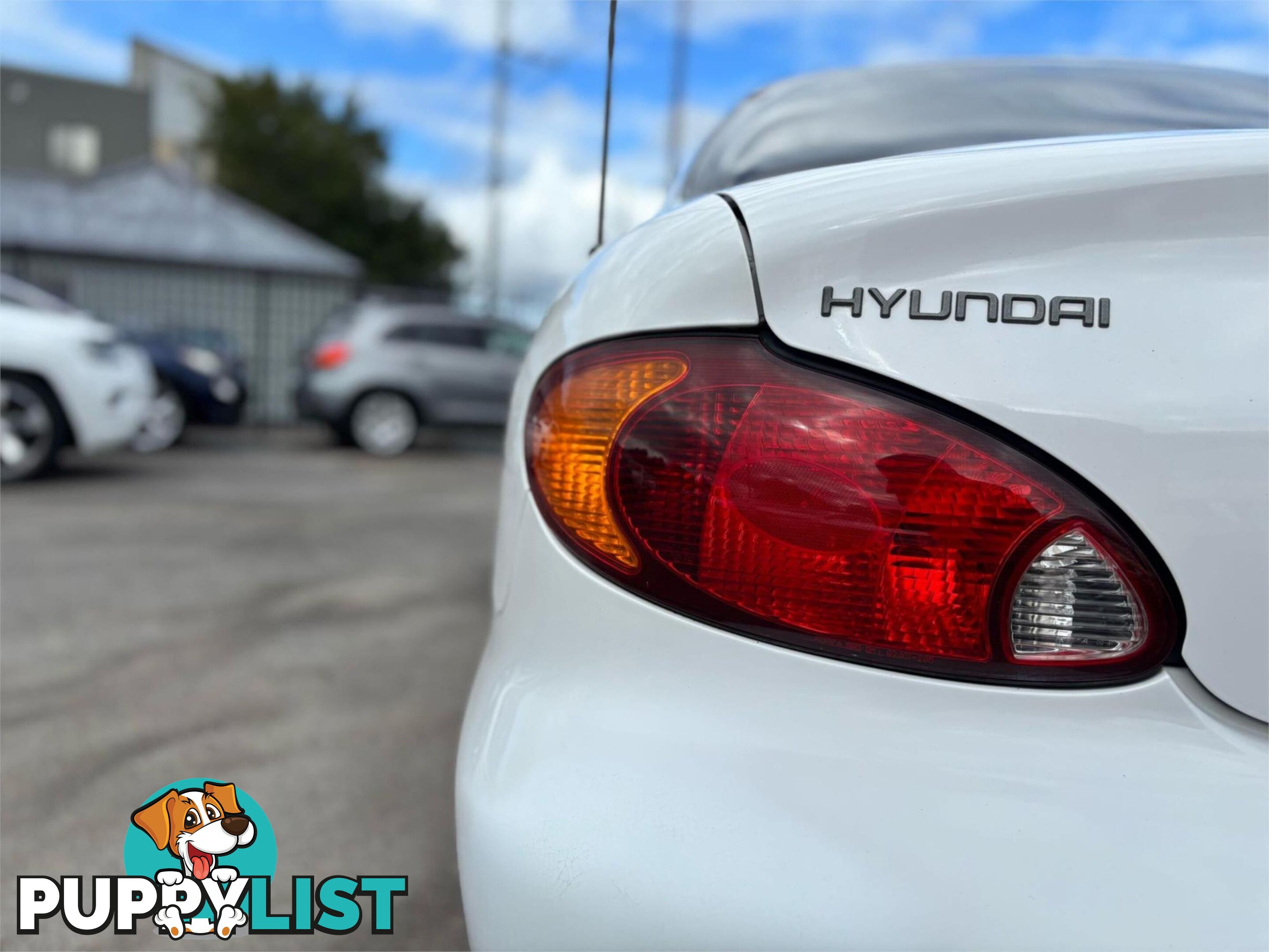 2000 HYUNDAI LANTRA GLS  4D SEDAN