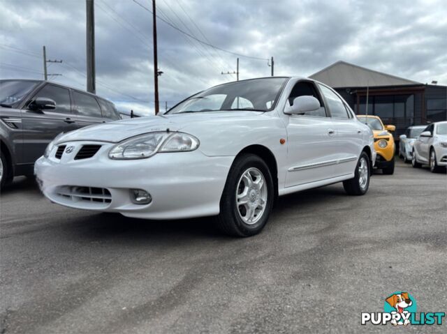 2000 HYUNDAI LANTRA GLS  4D SEDAN